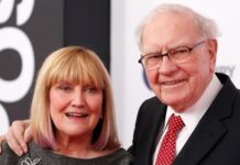 Unbelievable Story in the Warren Buffett Family: Only Daughter Didn’t Know Her Father Was a Billionaire Until Her 20s, Once Worked as a Food Delivery Person and Newspaper Vendor to Earn Money