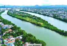 Where Are the Two Proposed Bridges Over the Perfume River Located?