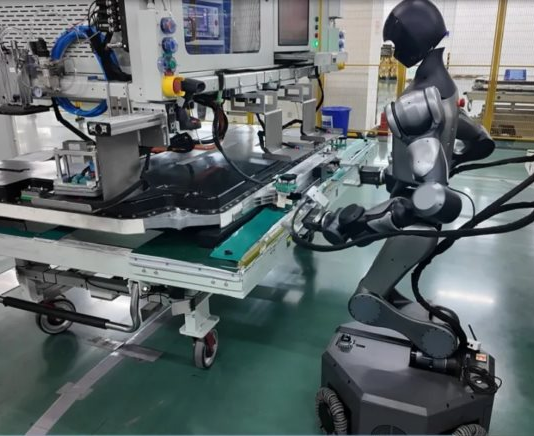 Revolutionizing Manufacturing: World’s Largest EV Battery Maker Deploys AI-Powered Humanoid Robots, Achieving Unprecedented Efficiency Levels