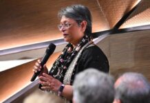 In Front of Billionaire Pham Nhat Vuong, Female Professor Makes Surprising Proposal at VinFuture Awards 2025