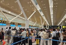 Lunar New Year Flights Selling Out Fast: Travelers Opt for Sky-High Priced Overnight Flights