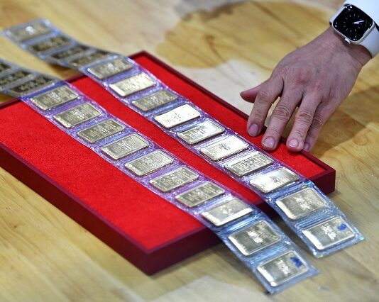 Gold Debtor Owes 100 SJC Taels, Bank Seeks Recovery Methods