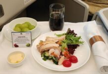 Vietnam Airlines and aT Center Partner to Promote Korean Grapes on International Flights