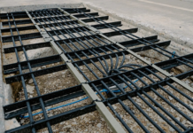 Revolutionary Transportation Breakthrough: Electric Vehicles Charging at 105 km/h via Embedded Highway Battery Systems