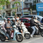 “Hanoi Construction Department Deputy Director: No Mandatory Mass Switch from Gasoline Vehicles to Prioritize Electric Vehicle Suppliers, Transition to Follow Natural Vehicle Replacement Cycle”