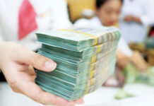 Record-Breaking Deposits: Vietnamese Citizens Flood Banks with Unprecedented Cash Inflows
