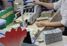 USD Free Market Plunges Below 27,000 VND Mark on December 19th Afternoon