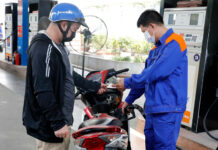 Fuel Prices Surge: Gasoline Rises, Oil Falls!