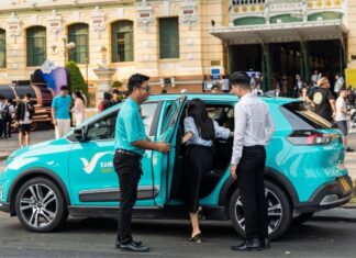 Chairman Pham Nhat Vuong’s Company Seeks 6 Customers: Urgent Community Support Needed to Spread the Word