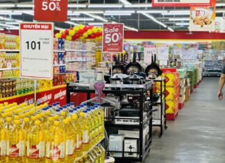 “Over a Month Before Tet Binh Ngo 2026: Supermarkets Unleash Massive Promotions, Offering Up to 50% Off – Stockpiled Goods Value Reaches 26 Trillion VND”