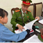 “Vietnamese Woman Fined $10 for Attempting to Overcharge Western Tourist $36 for a Conical Hat”