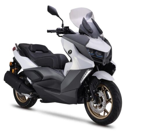 300cc Scooter for Just Over $3,000 with a 6-Year Warranty: Century’s Best Deal or a Chinese Brand’s Clever Scam?