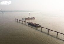 Up-Close Look at the $315 Million Thuong Cat Bridge Construction Site Spanning the Red River