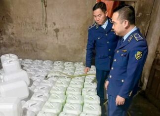 Exclusive: Post-Cột Đèn Hải Phòng Pate Scandal, Unlicensed Cốm Liquor Seized in Latest Crackdown