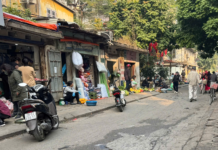 Hanoi Eliminates Informal Markets, Leaving Street Vendors Concerned About Livelihood