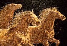 Exquisite Debut: Thien Moc Huong Unveils Stunning Mosaic-Style Agarwood Relief Art