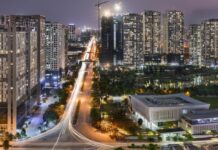 Landlord Cashes in at the Peak: Sells Apartment for $1M, Banks $50K Monthly Interest While Renting, Awaiting Property Market Dip to Reinvest