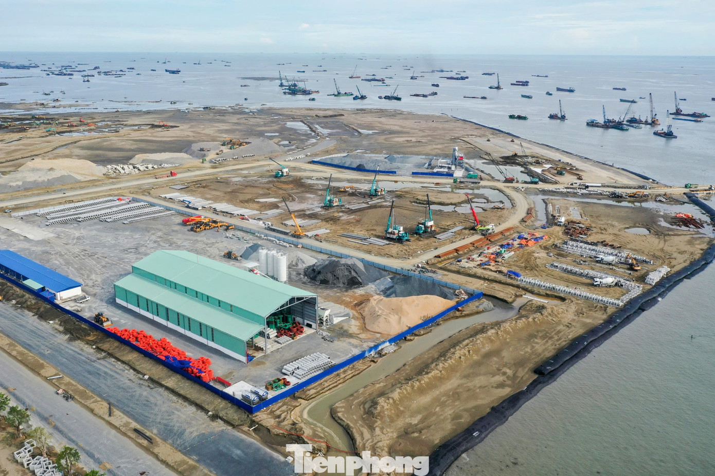 Vingroup and Vietnam Airlines Capture Spotlight